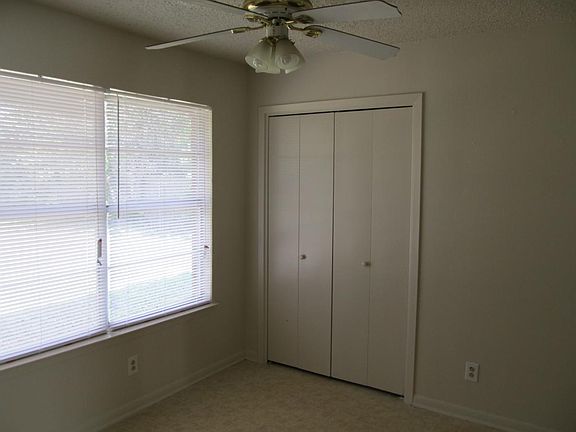 3rd image of 3001 Sierra Dr