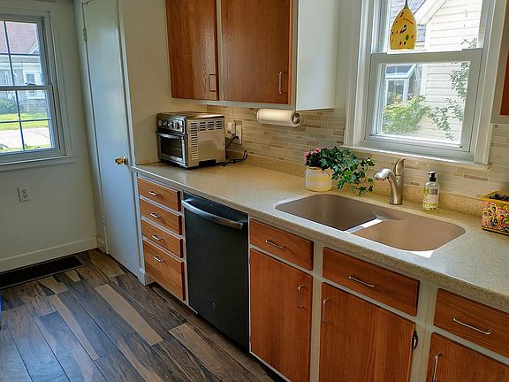 Kitchen sink and pantry