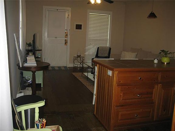 5th image of 820 Jefferson St