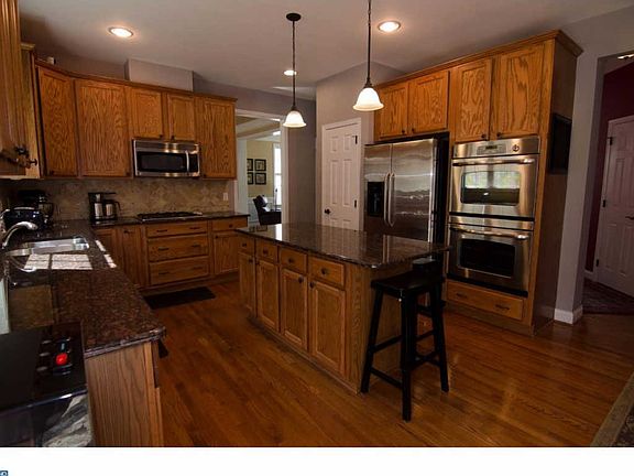 3rd image of 2941 Avebury Stone Cir