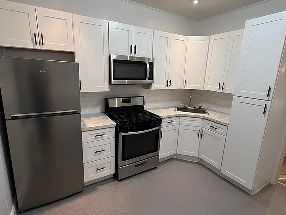 2nd image of 35 East Pl Floor 2