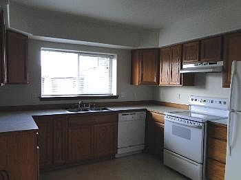 2nd image of 1120 E Pioneer