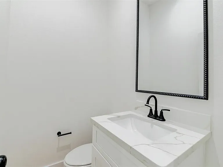 5310 Denmark St — Photo 7