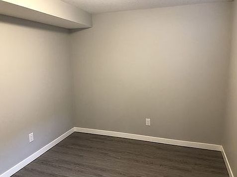 5th image of 15208 93rd St NW
