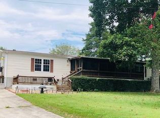 108 Hill Side Dr, Byrdstown, TN 38549