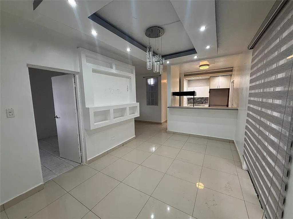 4 bed, 2.0 bath, 1200 sqft, $1,100 — Photo 2