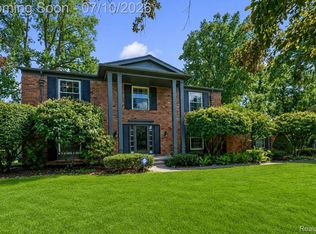1629 Spotswood Dr, Bloomfield Hills, MI 48302