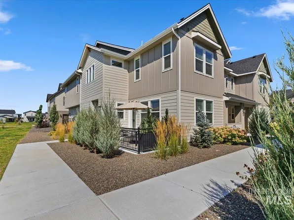 214 S Koyukuk Ln, Star, ID 83669