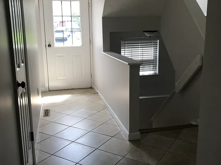 1130 Valleyview Dr — Photo 21