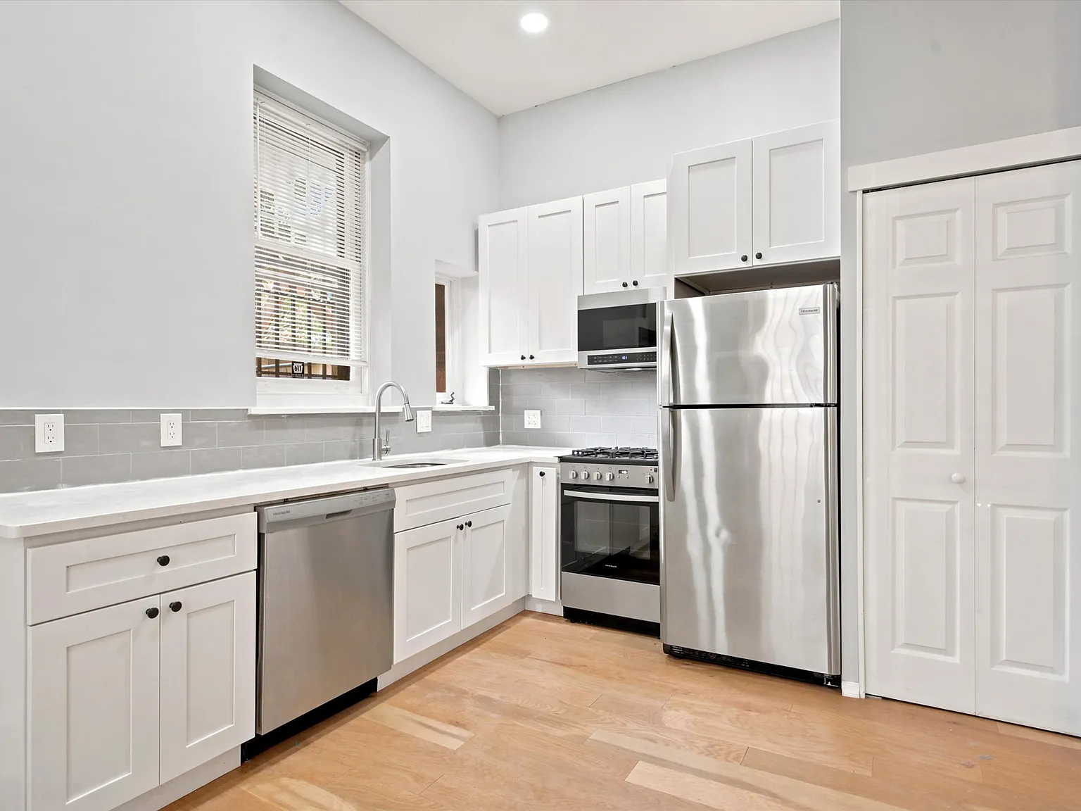 1712 Mount Vernon St Unit 1R — Photo 2