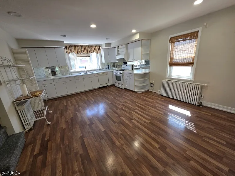 2 bed, 2.0 bath, $2,300 — Photo 2