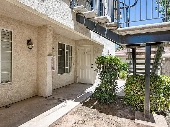 2 bed, 1115 sqft, $1,950 — Photo 3