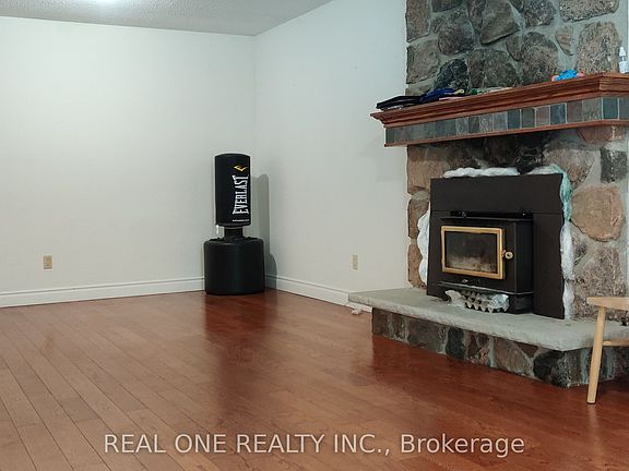4th image of 72 Liebeck Cres