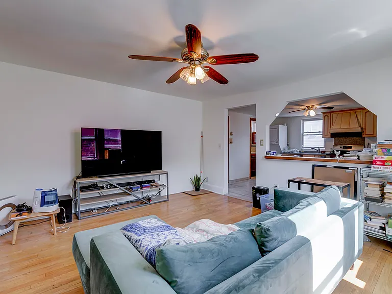 78 Erie St #2 — Photo 8