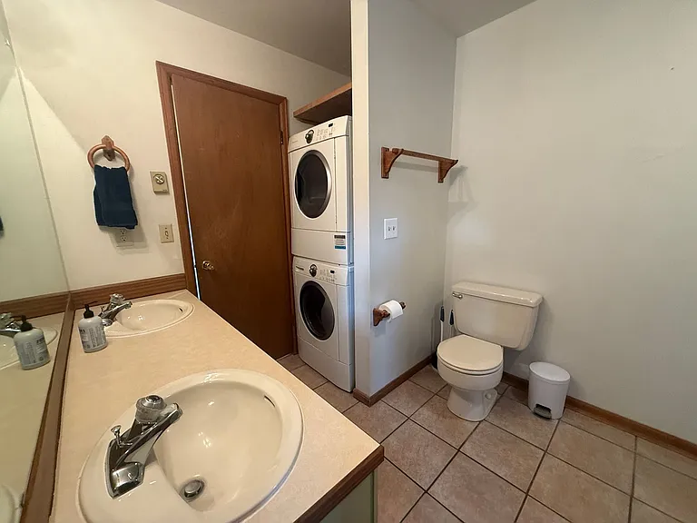 2915 Chinook Ln #B-13 — Photo 4