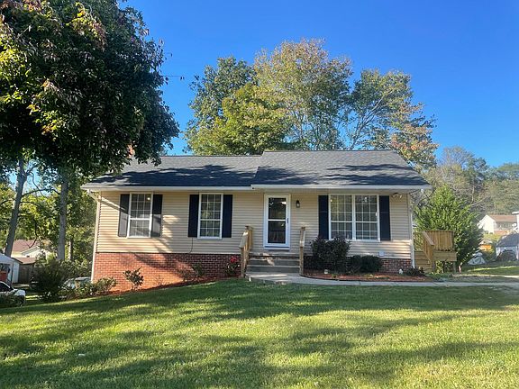 4th image of 221 Fallsway Ln