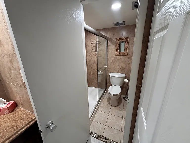 1575 Greenlea Dr #1 — Photo 8