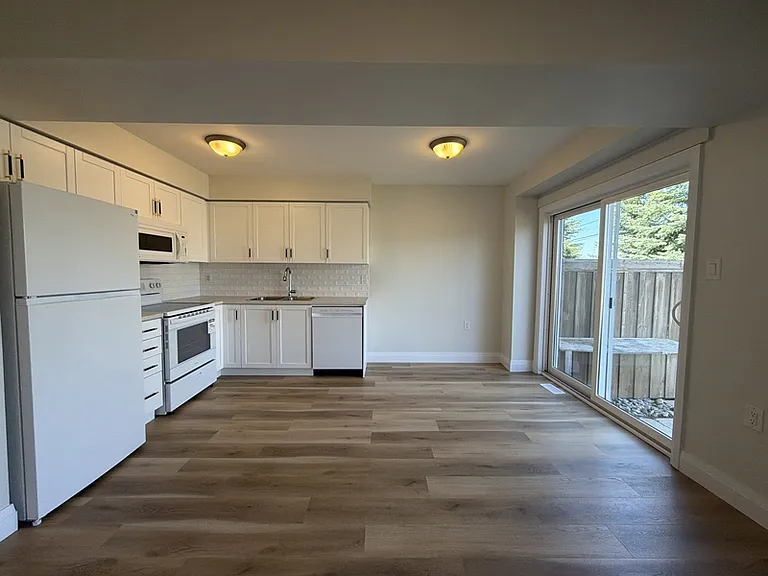204 Alva St #26 — Photo 10