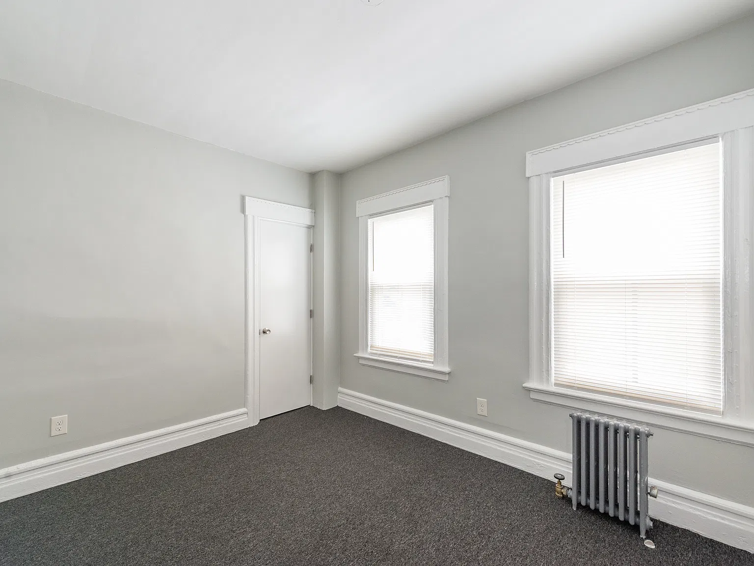 3 bed, $2,400 — Photo 2