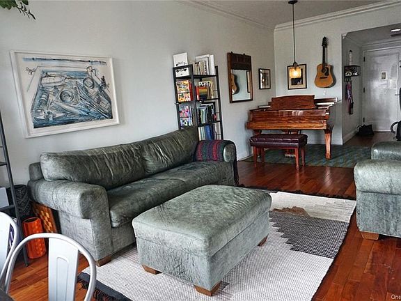 3rd image of 3816 Waldo Ave