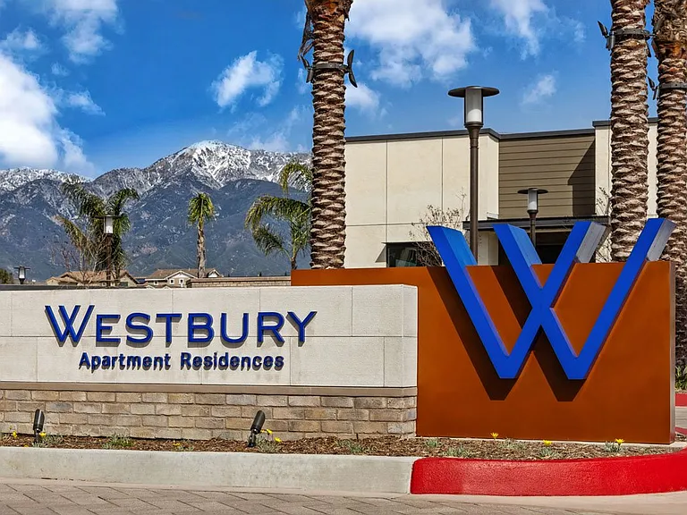 Westbury Apartments — Photo 16