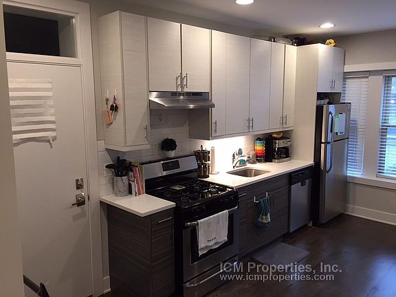 2nd image of 3907 N Janssen Ave #3