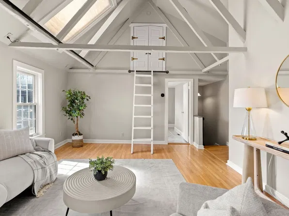 45 Prospect St #2, Marblehead, MA 01945