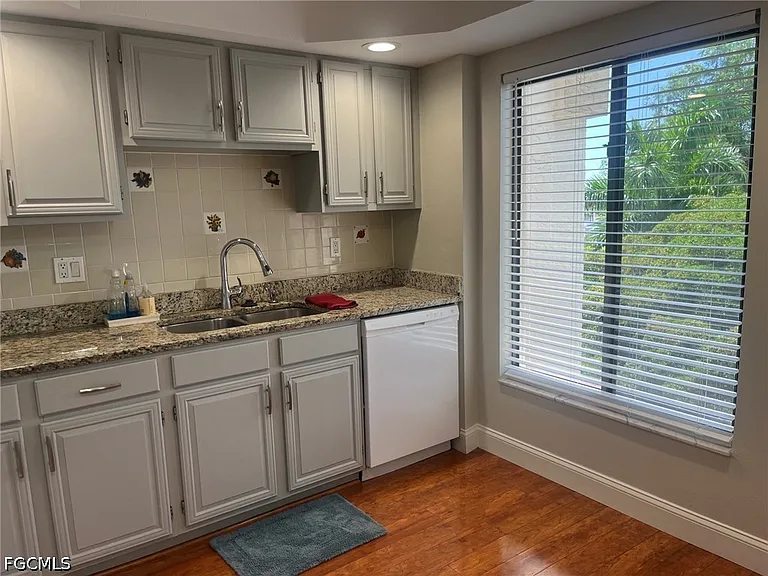 7430 Lake Breeze Dr #505 — Photo 1
