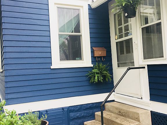 3rd image of 1919 Cottage Ave E