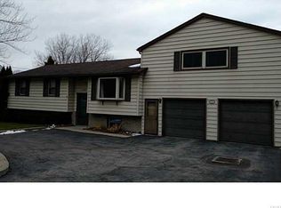 7559 Rochester Rd, Gasport, NY 14067