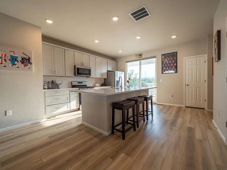5677 Vivian St — Photo 7