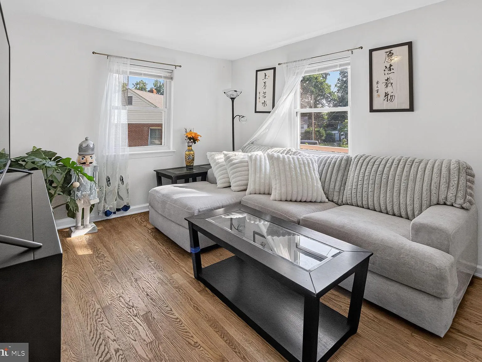 5 bed, 1776 sqft, $2,800 — Photo 3