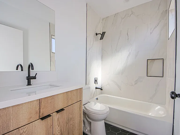 6421 Troost Ave — Photo 21