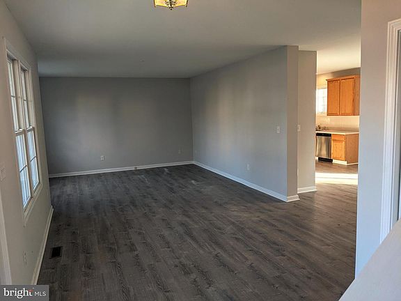 5th image of 311 Mallard Dr