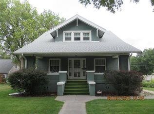 827 S 3rd St, Albion, NE 68620