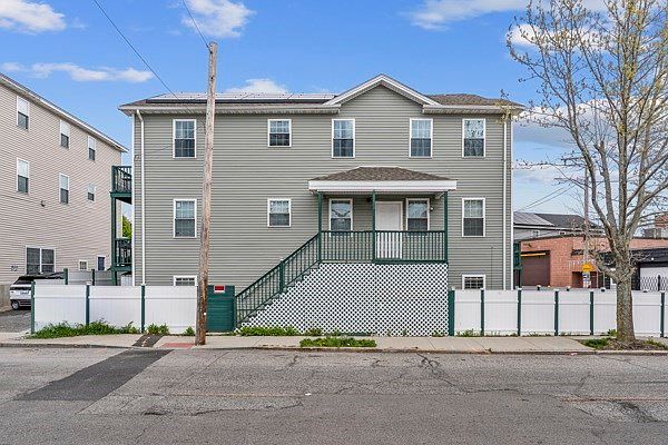 1st image of 603 Charles St