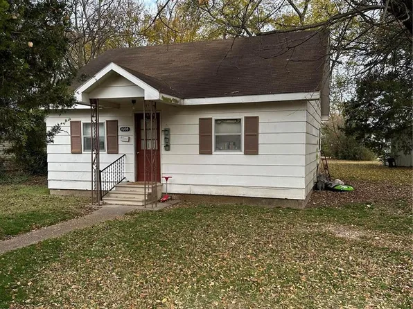 1608 E Kathleen St, Sikeston, MO 63801