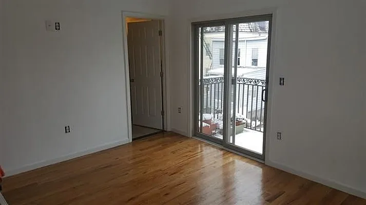 Rented by Corporate Realty | media 3