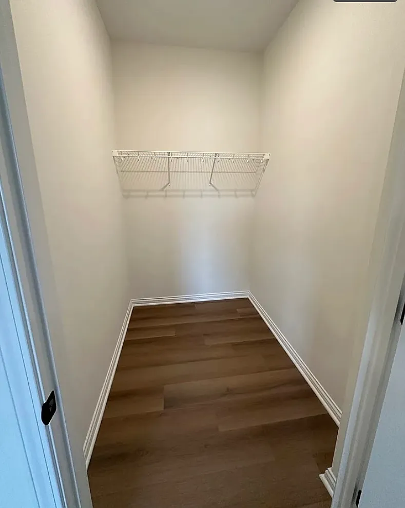 2 bed, 1000 sqft, $995 — Photo 2