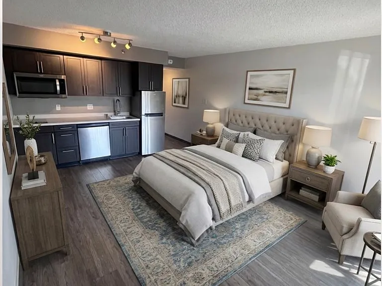 Live at the BLVD 2500 New, beautiful and best location! — Photo 33