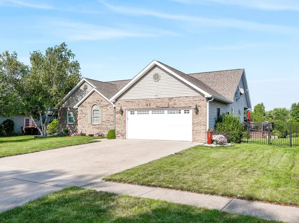 503 Jayne St, Heyworth, IL 61745