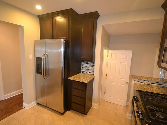 4th image of 5550 N Lotus Ave #1