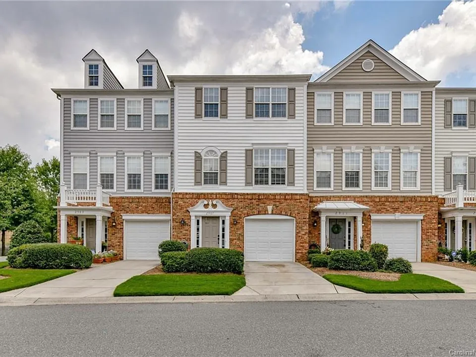 2907 Castleberry Ct