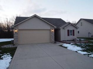 8221 Red Shank Ln, Fort Wayne, IN 46825