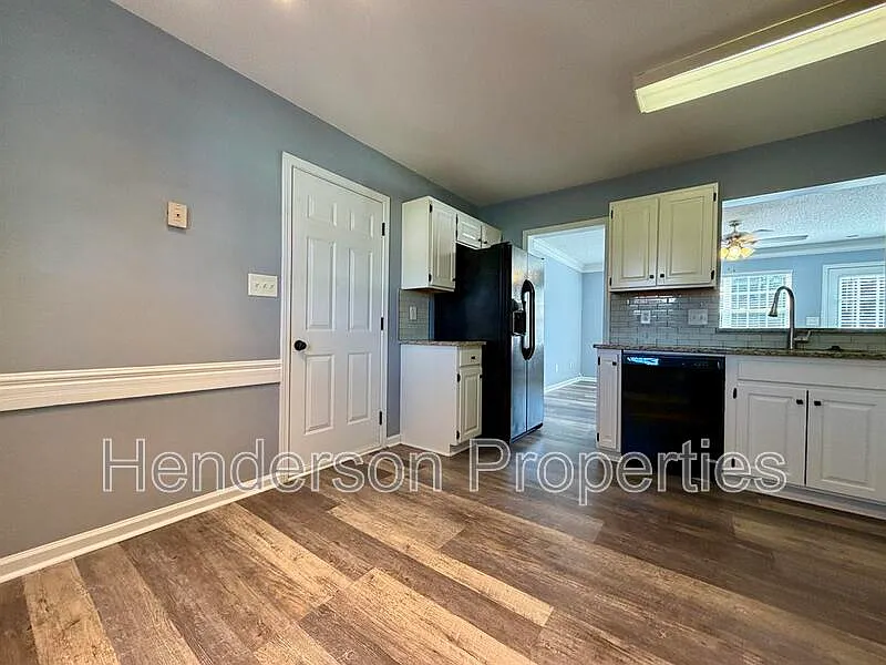 3 bed, 2.5 bath, 1175 sqft, $1,850 — Photo 3