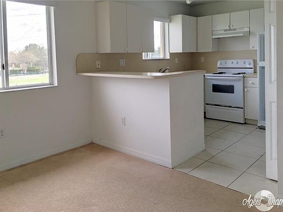 4th image of 1005 NE 34th Ave Unit 204