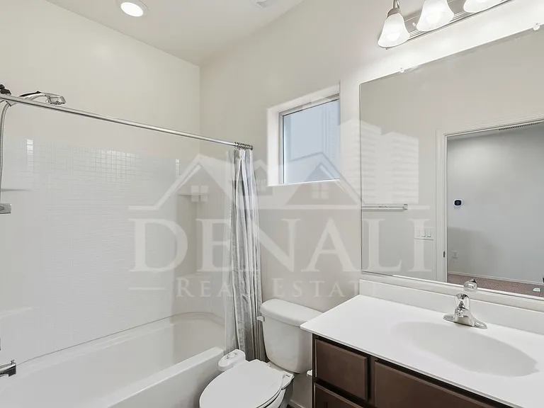 4162 N Thurston Ln #100 — Photo 25