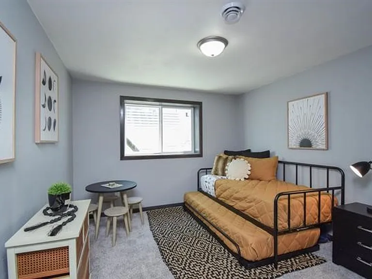 416 E Cairos Pl — Photo 16