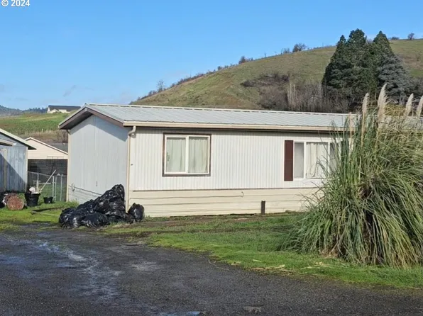 2556 Landers Ave, Roseburg, OR 97471