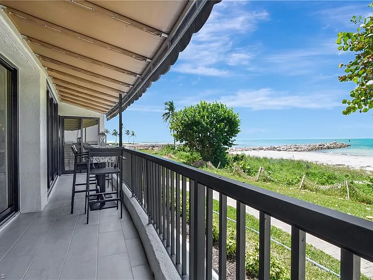 2357 Gulf Shore Blvd N #107 — Photo 25